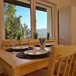 Naskarpie Jacuzzi Sauna Basen Apartment