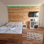 Naskarpie Jacuzzi Sauna Basen *