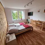Naskarpie Jacuzzi Sauna Basen