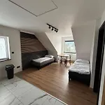 Naskarpie Jacuzzi Sauna Basen * Wisła