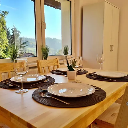 Naskarpie Jacuzzi Sauna Basen Apartmán Visla