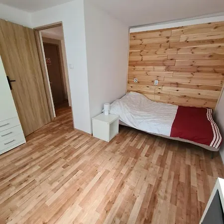 Naskarpie Jacuzzi Sauna Basen *
