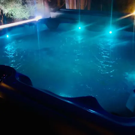 Apartman Naskarpie Jacuzzi Sauna Basen *