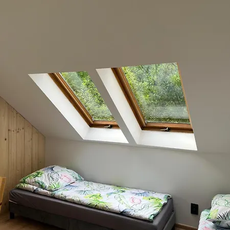 Naskarpie Jacuzzi Sauna Basen Апартаменты *