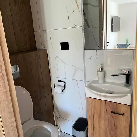 Naskarpie Jacuzzi Sauna Basen *