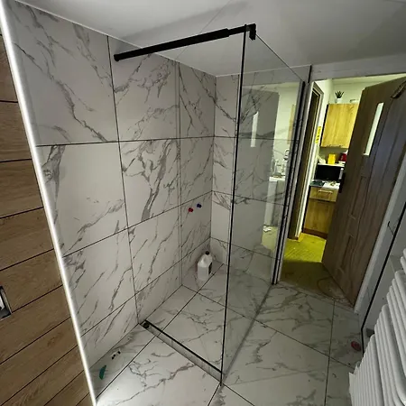 Naskarpie Jacuzzi Sauna Basen Apartmán Visla