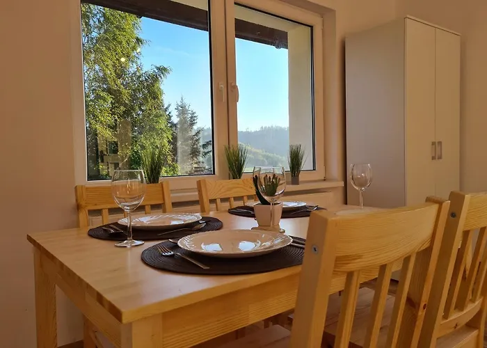 Naskarpie Jacuzzi Sauna Basen شقة