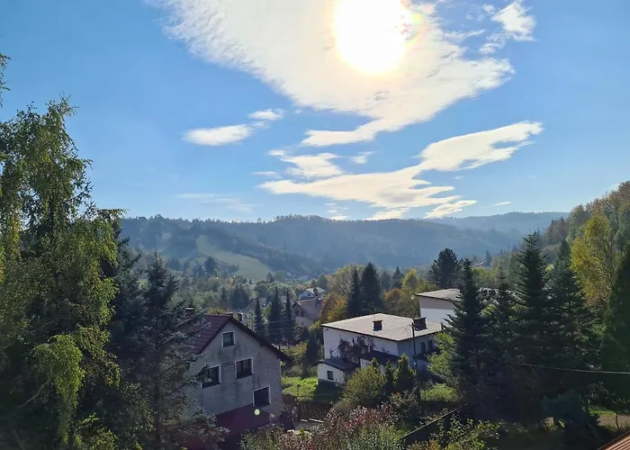 Naskarpie Jacuzzi Sauna Basen شقة فيسلا