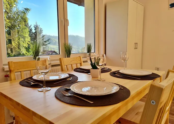 Naskarpie Jacuzzi Sauna Basen דירה ויסלאו