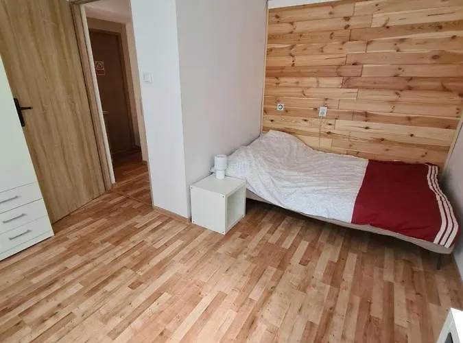 Naskarpie Jacuzzi Sauna Basen *